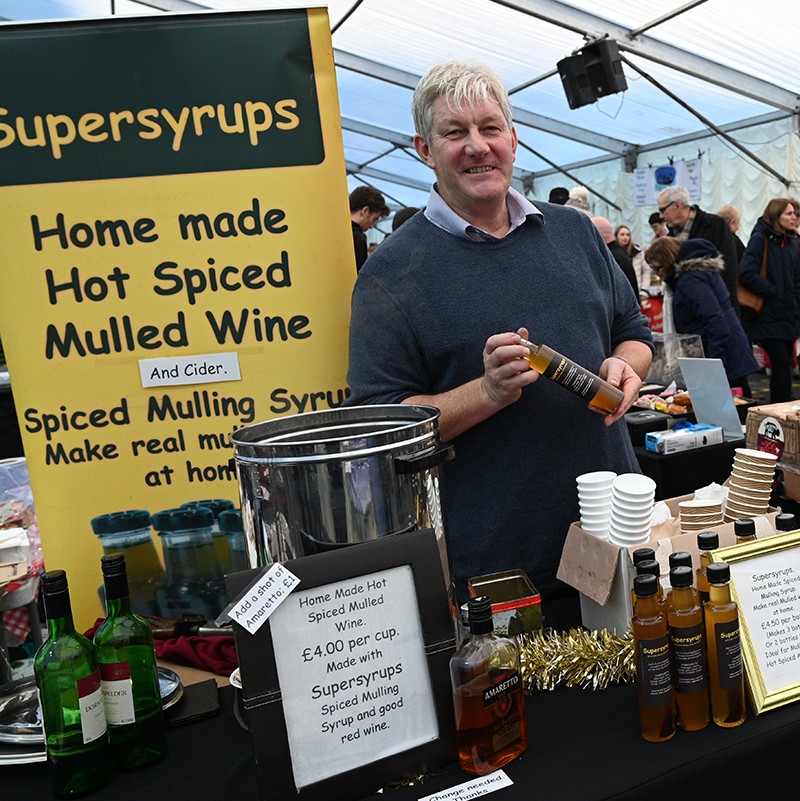 A man selling mulled wine